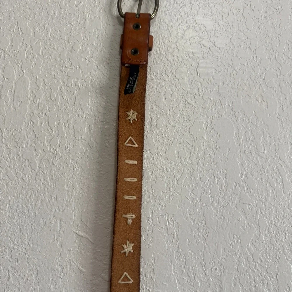 American Eagle Outfitters Mens Tan Brown Leather Belt Contrast Stitching 44 Inch